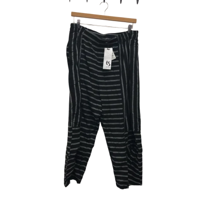 Taking Shape / TS Womens  Size 20P Pants Black  / Grey BNWT NZ$154