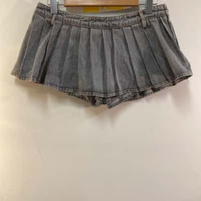 Lioness Womens  Size M Denim Skort Grey 