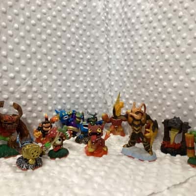 Skylander Figures - Giants and assortment: 13 total 