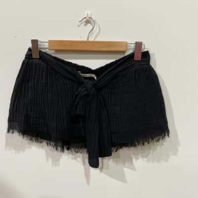 Hansen & Gretel Womens  Size L Shorts Black  RRP$159.00