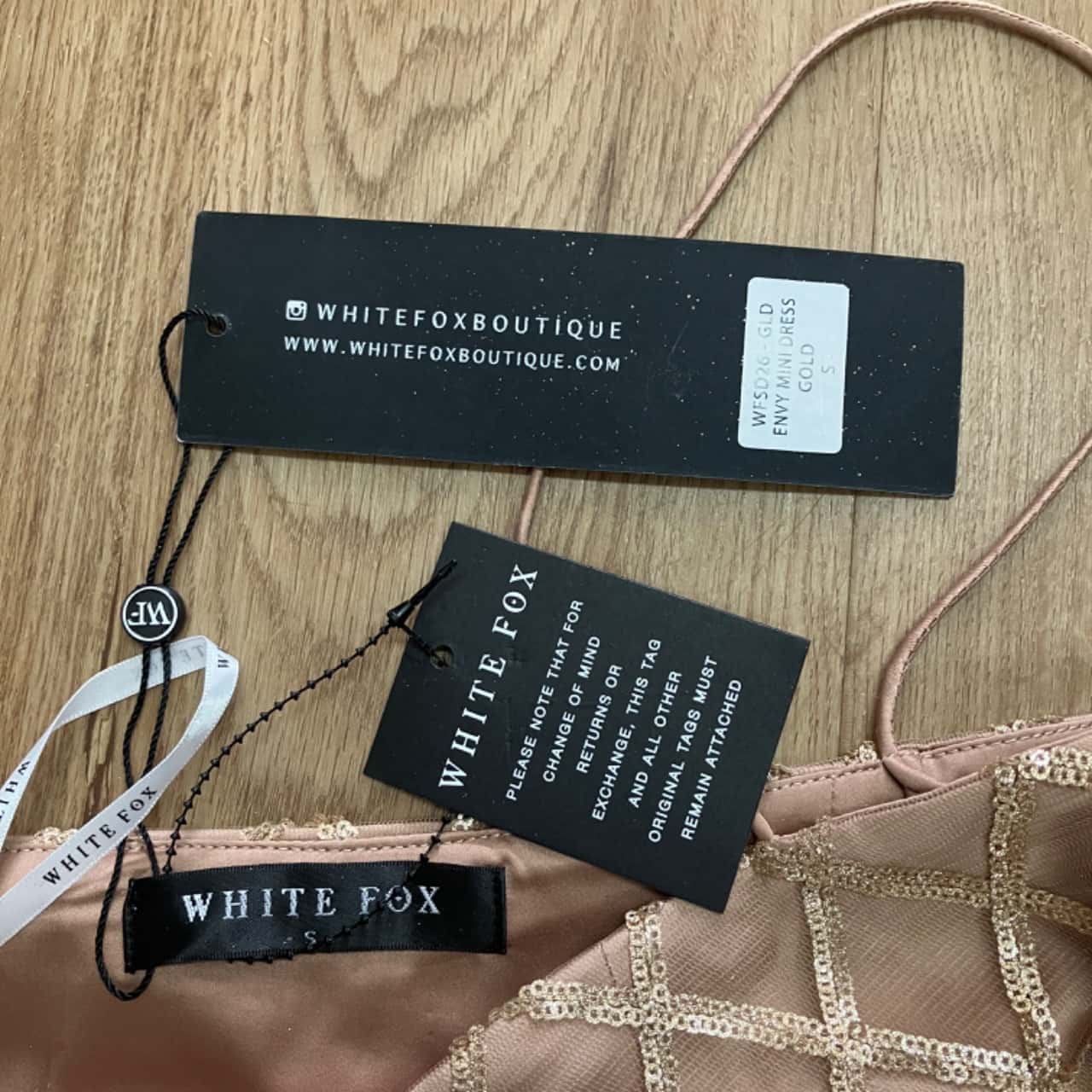 White Fox Envy Mini Dress With Shorts BNWT Size S Gold (s) White Fox Envy Mini Dress With Shorts BNWT Size S Gold (s)