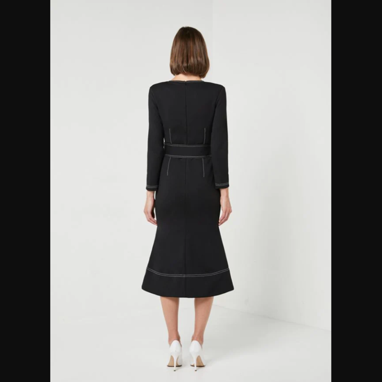 Elliatt Black Long Sleeve Belt Midi Dress Size 10 / M(s) Elliatt Black Long Sleeve Belt Midi Dress Size 10 / M(s)