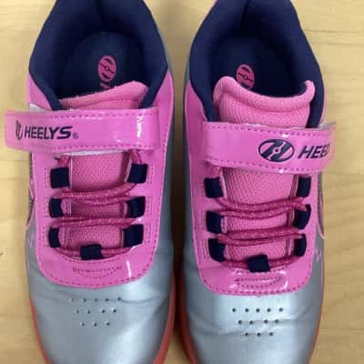  Kids  Size 34 Shoes Grey / Pink  Heelys with wheels