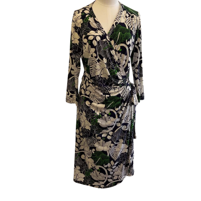 “Perri Cutten” Womens  wrap dress - Size 10 / 12 - Pattern 