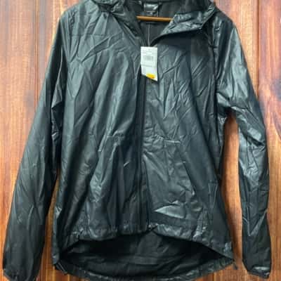 Adidas  Size XS Black  wind / rain jacket new 
