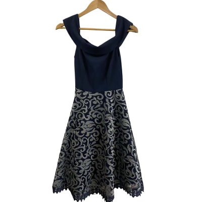 Review Womens  Size 8 Dress Patterned Navy 