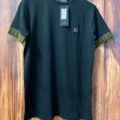 Gianni Kavanah   Size M Black  / Gold  t shirt new 