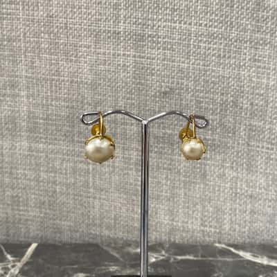 Mismatched Pearl Screw Earrings 