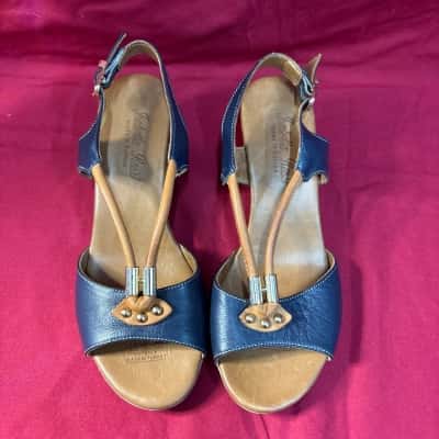 Isabella Rossi  Women's Leather  Size 38 Sandals Navy Blue 