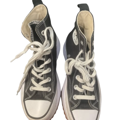 Women’s Chuck Taylor Converse  run star hike high Top7.5 S Black  / White sneakers