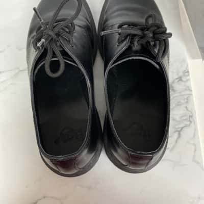 Dr Martens Unisex  Size 7 Black  