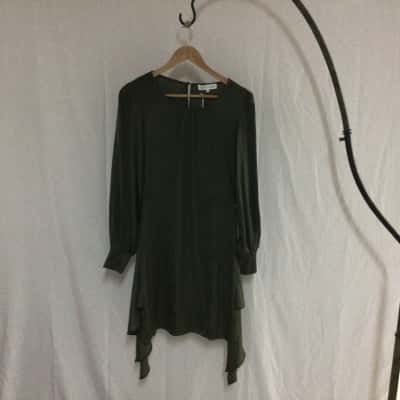White Closet Womens  Size 8 Green 