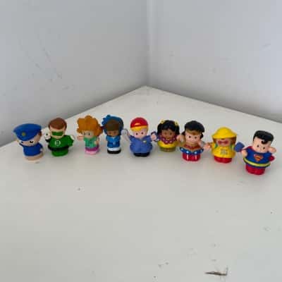 Fisher Price Little People Lot Of 8 Mixed Figures
