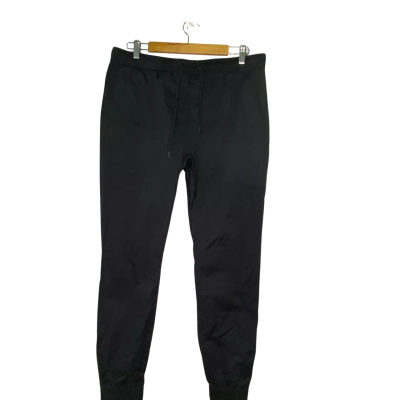 Skylark Mens  Size XL Black  stretch 