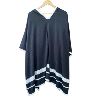 Maggie T One Size Cape Black  / Off White BNWT