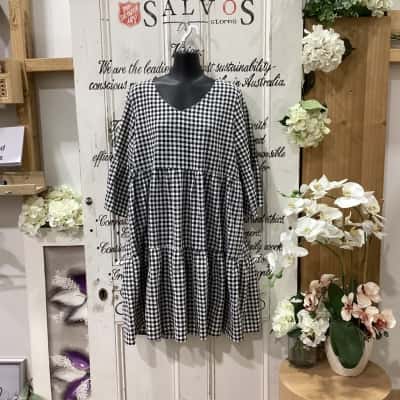 FRANKIE AND CO BRAND! Womens  Size 12 Midi Dress Black  / Gingham / Grey / White! MADE WITH 100% COTTON! GREAT FOR A DAY OUT! LIGHTWEIGHT PERFECT FOR THOSE WARMER DAYS! 