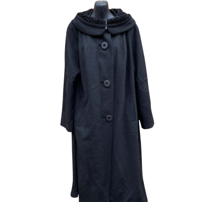  A Justina Creation Wool Winter Coat. Size 14. 