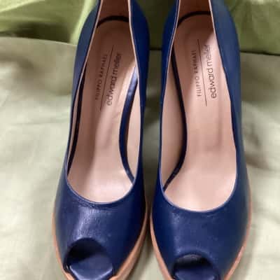  Filippo Raphael Edward Moeller Size 37.5 Heels Navy Blue (i)