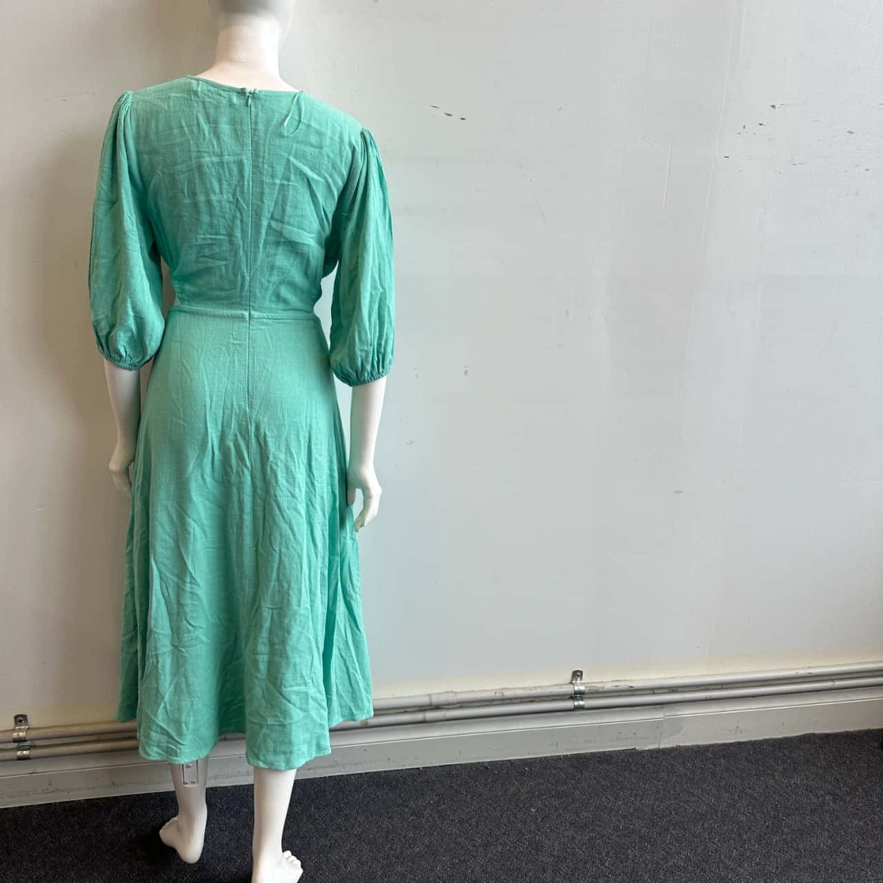 whyte valentyne green dress Velvet Riley Dress w. Collar main image 1