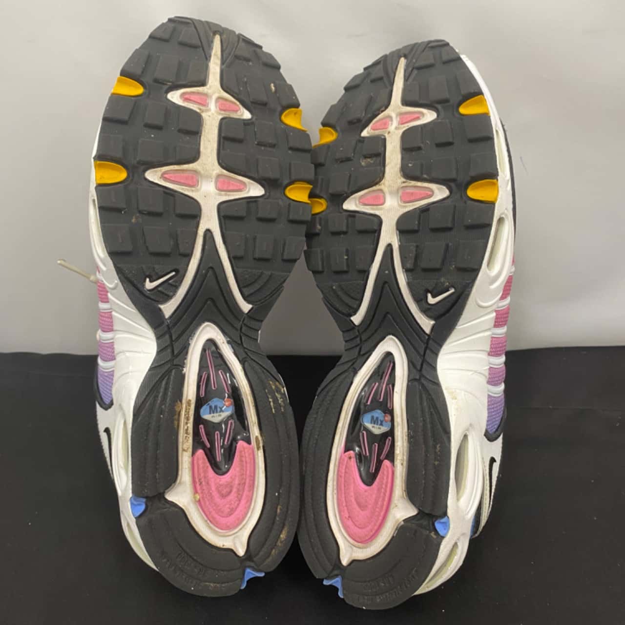 multicoloured nike air max