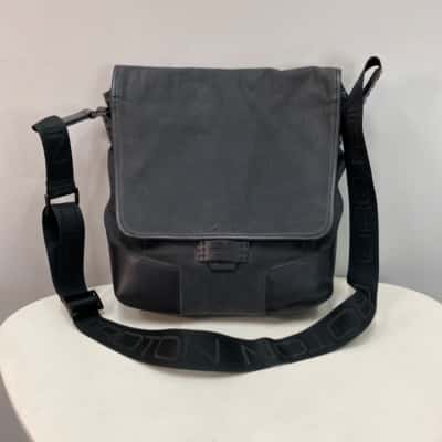 Oroton Canvas Messenger Bag Black  / Grey 