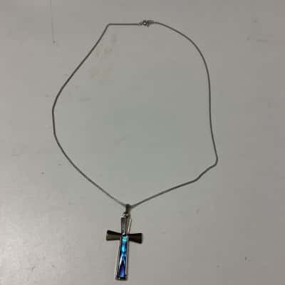  Womens base metal plated Necklace Silver tones with cross pendant with paua shell inlay 