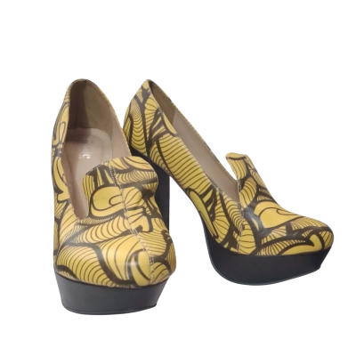 Mode Collective Women’s  Size 39 Black and Yellow Chunky Heels