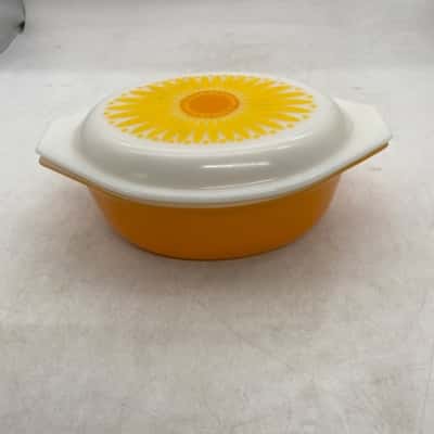 Vintage Mint Condition Pyrex Casserole Subflower Dish