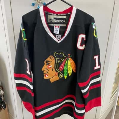 Reebok NRL Mens  Jonathan Toews #19 jersey Size 54