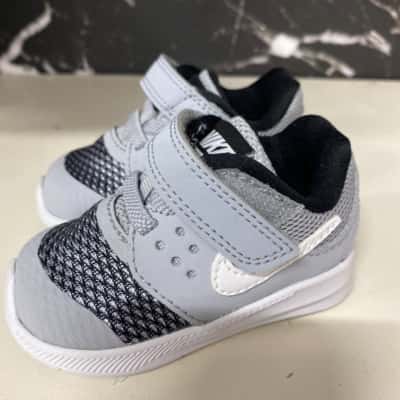 Nike  toddler sneakers Size 3C  Grey black white 