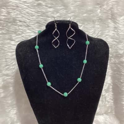  Womens Necklace Green / Silver & Earrings 