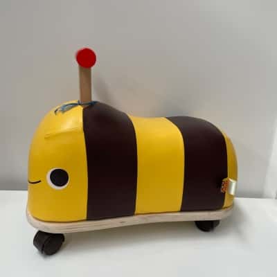 Ride on boom buggy B toys