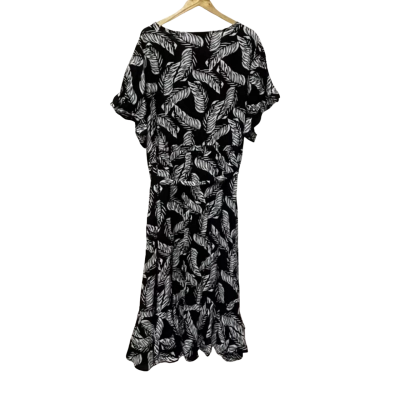 Autograph Womens  Size 26 Casual Dress / Floral Dress / Maxi Dress / Short Sleeve Dress  Black  / Pattern / White 