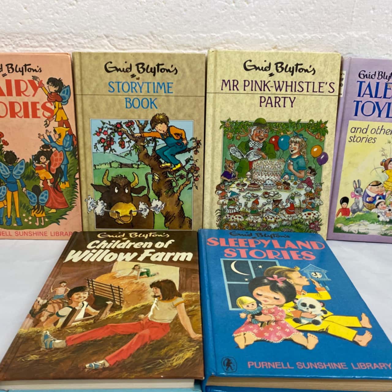 6 Enid boutons books (s)