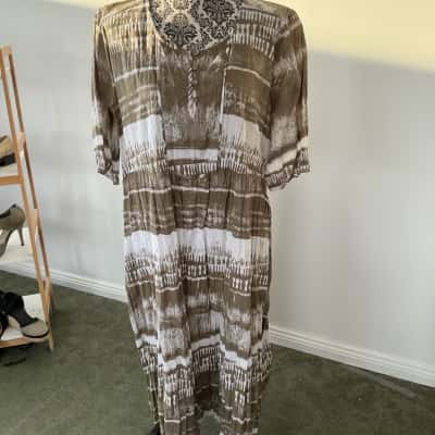 Yarra Trail Womens  Size 14 Casual Dress Brown / Pattern / White 