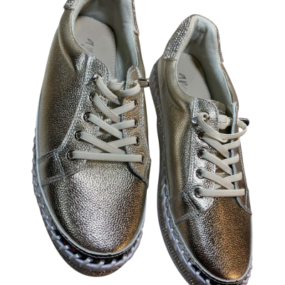  Womens  Size 37 Dixie Sneaker