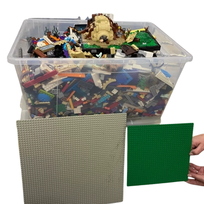13kg Assorted Lego & Building Mats 