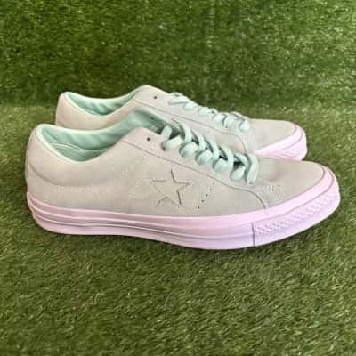 Converse Mint Green Unisex Sneakers Size 10 US Women’s / Size 8 US Men’s 