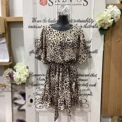 Portmans Brand! BNWT RRP $119.95!! ANIMAL PRINT RUFFLED SHORT SLEEVED DRESS WITH WAISTLINE SASH! Womens  Size 10 Midi Dress / Short Sleeve Dress  Animal print / Beige / Black  