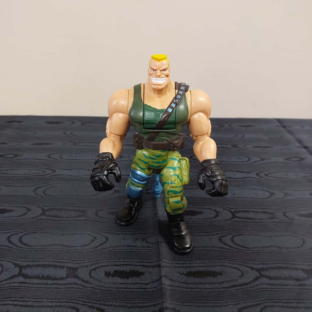 1998 Small Soldiers Brick Bazooka 6.5