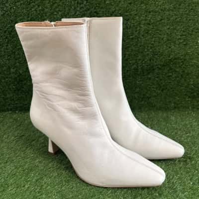 Witchery Kora White Boots Size 41