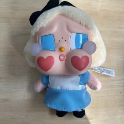 Pop Mart Cry Baby 