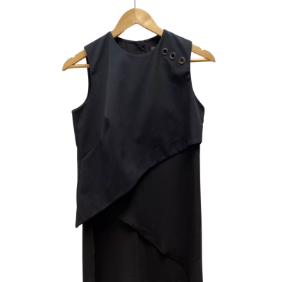 Cue Womens  Size 8 Black  Top