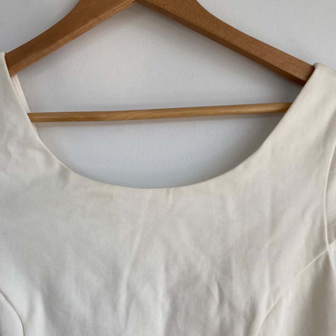 Robe Femme Blanche – Taille 40, Nouvelle Avec étiquettes, Style épaule Dénudée