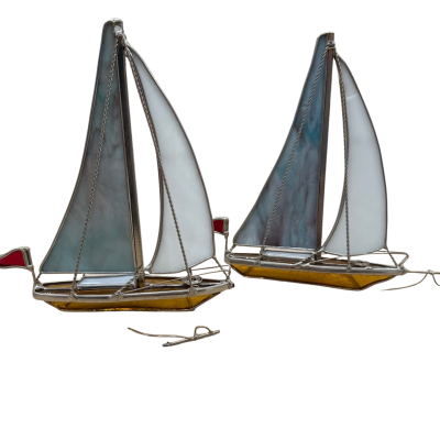 Yacht model. Coloured glass and metal. Vintage. SET OF 2 