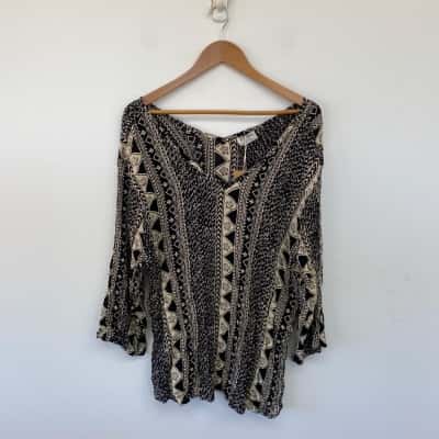 Free Love By Tree of Life Black Cream 3/4 Sleeve Top Free  Size 