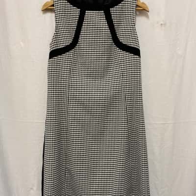  Women’s Black & White Pattern Dress