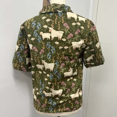 Now reduced  Princess Highway: Womens Size 6 Button Up Top / Short Sleeve Shirt Animal print / Green / White 