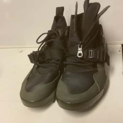 Nike Air Force 270 utility Mens  Size 10 Sneakers Black  / Green 