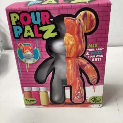 Pour Paint Marble Bear childrens fun paint set